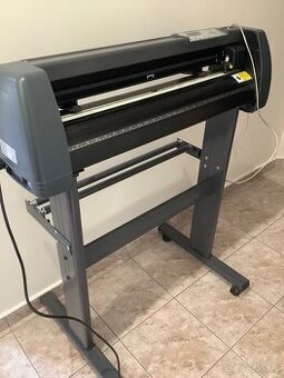 Řezací plotter