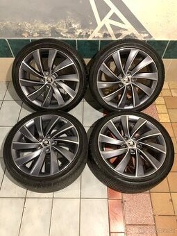 Alu kola Škoda R18 5X112 LETNÍ PNEU 225/40 R18 TURBINE