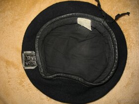 Baret, armáda, policie