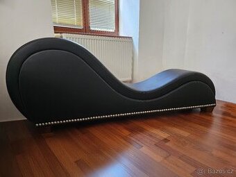 Designové černé křeslo