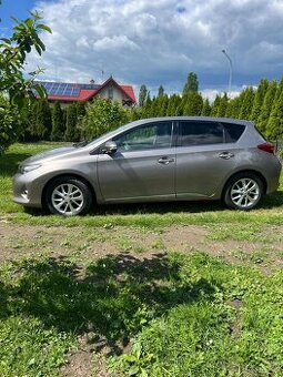 TOYOTA AURIS 1.6 vvti