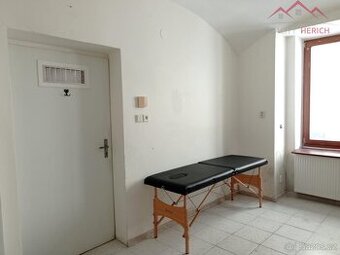 Nebytový prostor (25 m2) Nám. 1 Máje, Chomutov - 1
