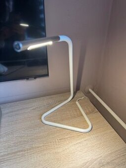 LED lampička na pracovní stůl