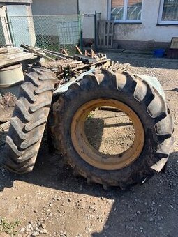 Prodám krásné kolo na ZETOR25A-12,4-24
