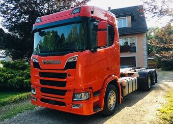Scania R500 6x2 - hákový nosič kontejnerů