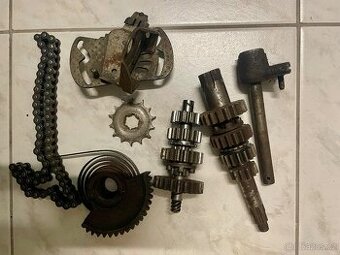 Díly motoru Jawa 250/350