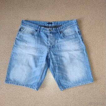 Pánské riflové kraťasy Sisley