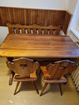 stůl, židle , lavice