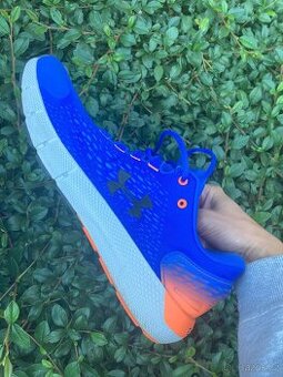 Panské běžecké boty UA nové vel 47, pošta 50,-