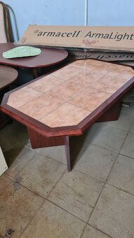 Konferenční stolek