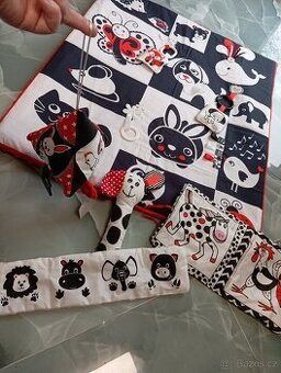 smyslová deka + hračky v kontrastu pro mimi