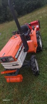 Malotraktor japonsky