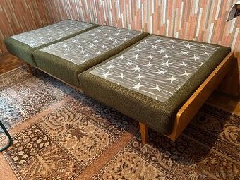 Válenda světlá s třídílnou matrací v pěkném stavu - 1