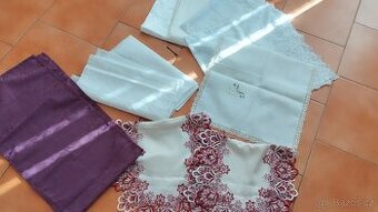 Různé ubrusy a dečky