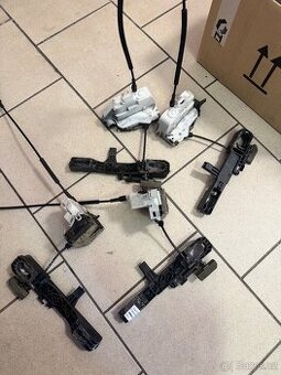 Renault Laguna zámky dveří