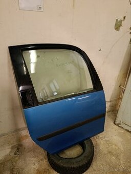 Škoda Roomster pravé zadní dveře modrá