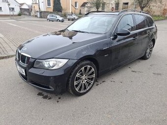 BMW e91 325xi - automat 4x4 - výborný motor - vysoká výbava