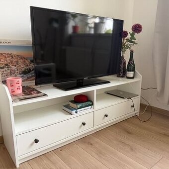 Prodám TV stolek k Ikey