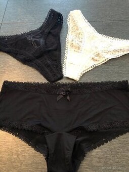 Dámské kalhotky ( 1x bílé + 2x černé )