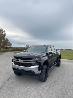 Chevrolet Silverado 1500 5.3 V8 4x4 (6" LIFT KIT)