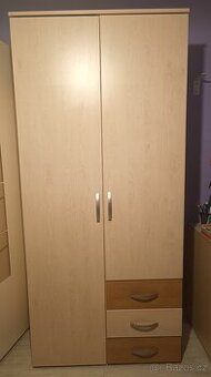 Šatní skříň