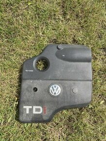 Kryt motoru VW Golf 3