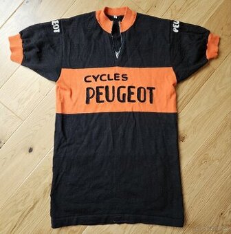 Retro pletený dres Peugeot