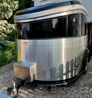 Prodám americký obytný přívěs Airstream BaseCamp