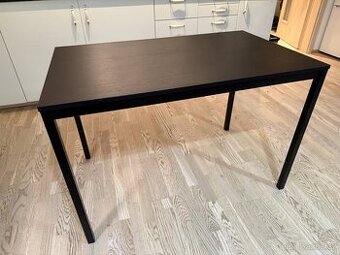 2× jídelní stůl IKEA SANDSBERG (110×67 cm, černý)