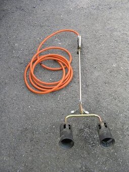 Dvojitý plynový hořák pro pokrývače s 5 m hadicí Meva