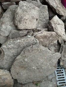 Pískovcové kameny velké