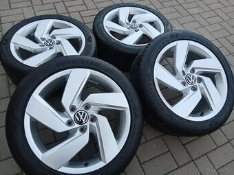 alu kola 5x112 r17 VW Golf a letní pneu 222/45/17 - 1