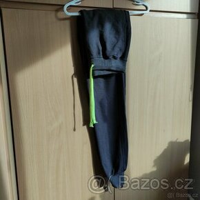 Tepláky Crivit vel. M šedočerné
