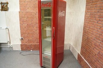 Retro prosklena Lednice Coca cola