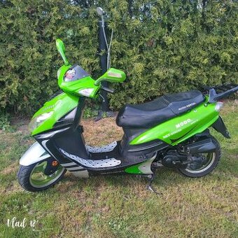 Skútr 50 ccm 4t