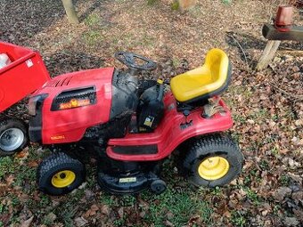 Zahradní traktor+vlek