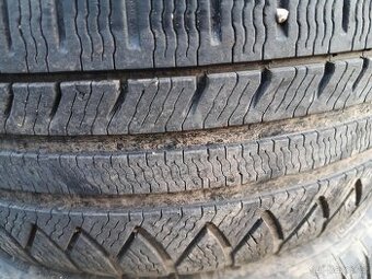 Celoroční pneu Michelin 235/55 r17 - 1