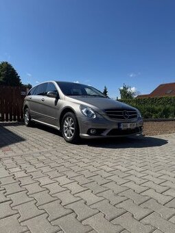 Mercedes r350 3.5 200kw, 1. majitel - Ivanka Gottová