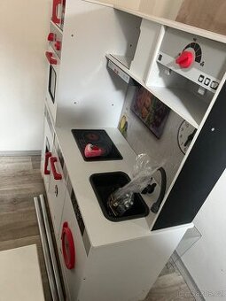 Dětská kuchyňka s vybavením