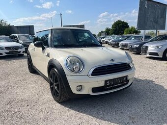 Mini Cooper 1.4i 55kW 136 205 km