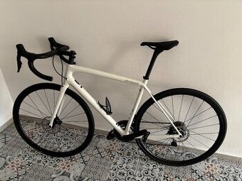 Silniční kolo Specialized Aethos Comp 2025