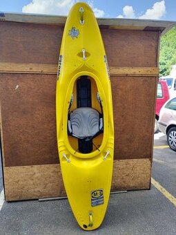 Kajak Pyranha M:3 CREEKING 243 cm, 20 kg