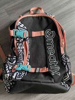 aktovka školní batoh značky Meatfly