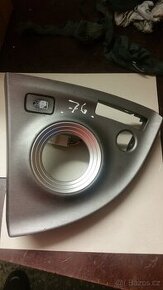 Predám na Toyotu Prius III 2009-2015 plastový panel pod radi - 1