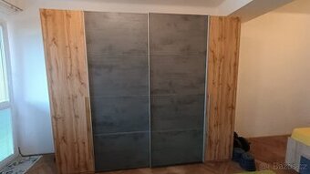 Manželská postel + šatní skříň