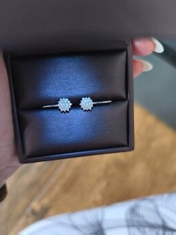 Briliantové náušnice, bílé zlato poř. cena 17.000