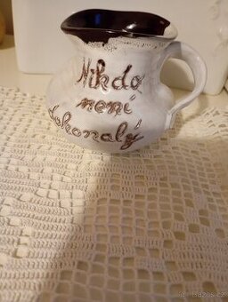 Keramický hrnek Nikdo není dokonalý