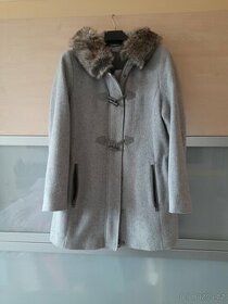 Sedý krátký kabát