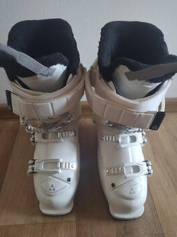 Dámské boty přezkáče Fischer, 235 mm, zánovní