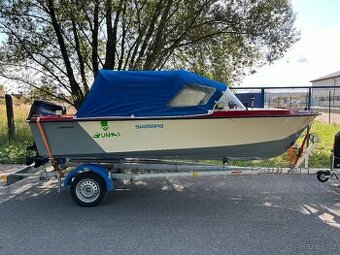 Rybářská loď Selco Rival